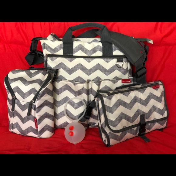 Skip Hop Handbags - Skip Hop Duo Signature Messenger-Style Diaper Bag